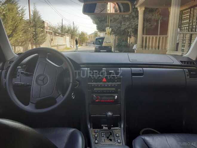 Mercedes E 240 1998, 178,000 km - 2.4 l - Bakı