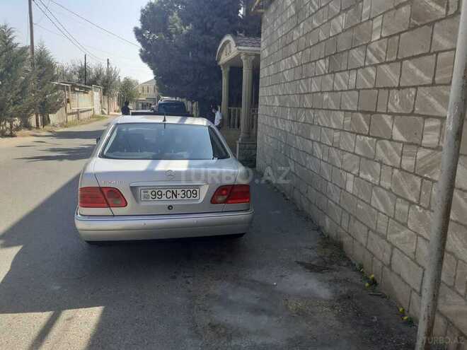 Mercedes E 240 1998, 178,000 km - 2.4 l - Bakı