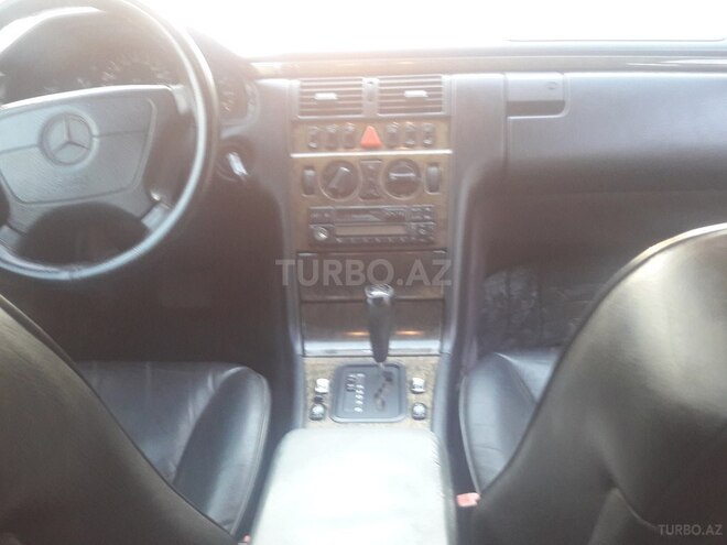 Mercedes E 200 1995, 534,949 km - 2.0 л - Şirvan