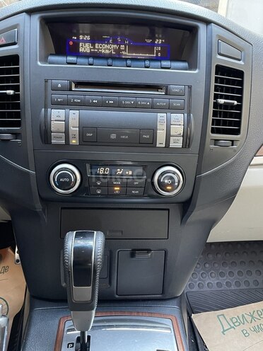 Mitsubishi Pajero 2008, 218,000 km - 3.0 l - Bakı