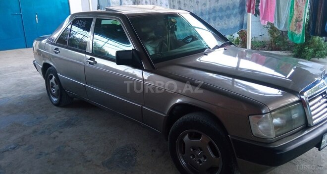 Mercedes 190 1989, 100,000 km - 2.0 l - Şirvan