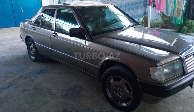 Mercedes 190 1989, 100,000 km - 2.0 l - Şirvan