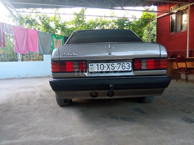 Mercedes 190 1989, 100,000 km - 2.0 l - Şirvan
