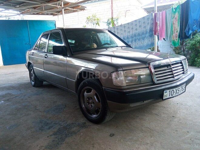Mercedes 190 1989, 100,000 km - 2.0 l - Şirvan
