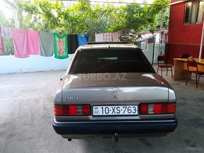 Mercedes 190 1989, 100,000 km - 2.0 l - Şirvan