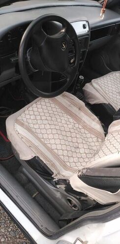 Opel Vectra 1995, 346,933 km - 2.0 l - Qusar