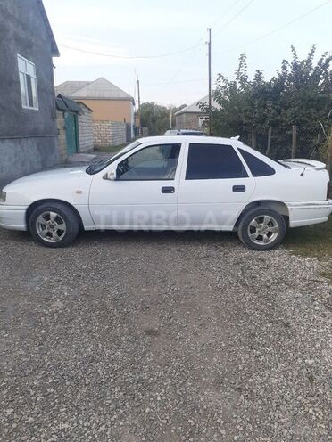 Opel Vectra 1995, 346,933 km - 2.0 l - Qusar