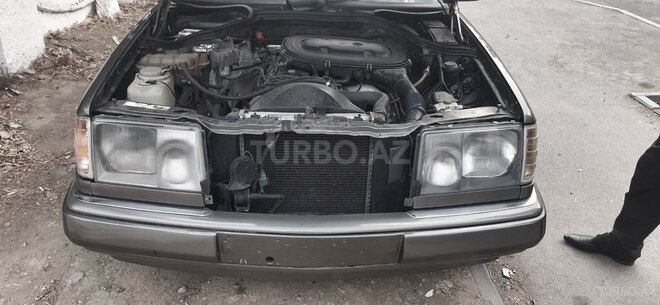 Mercedes E 230 1991, 240,000 km - 2.3 л - Bakı
