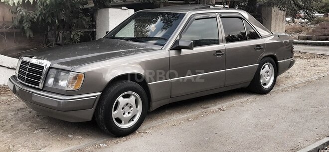 Mercedes E 230 1991, 240,000 km - 2.3 л - Bakı