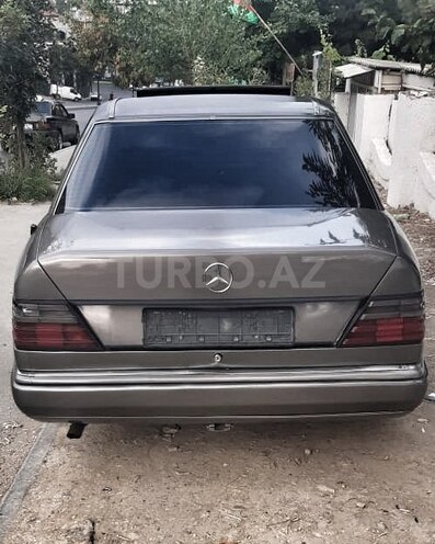 Mercedes E 230 1991, 240,000 km - 2.3 л - Bakı