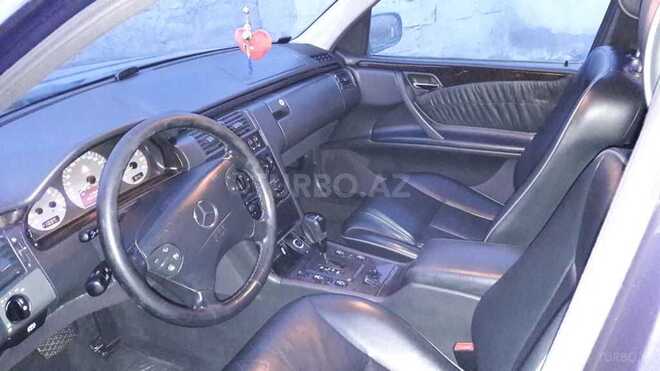 Mercedes E 240 2001, 350,000 km - 2.6 l - Bakı