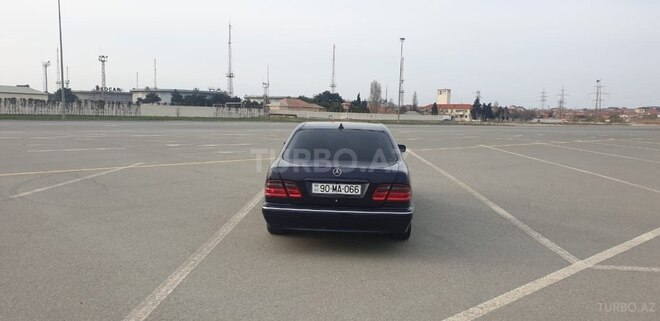 Mercedes E 240 2001, 350,000 km - 2.6 l - Bakı