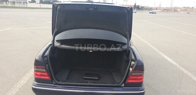 Mercedes E 240 2001, 350,000 km - 2.6 l - Bakı