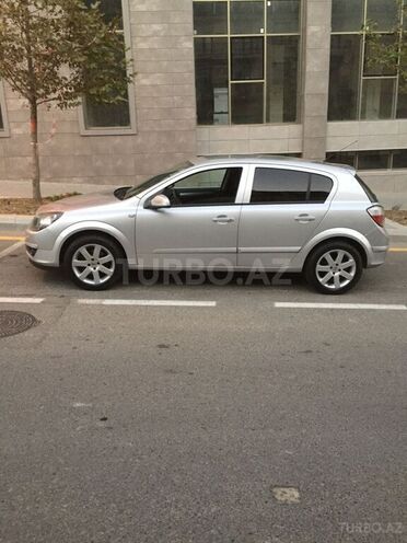 Opel Astra 2005, 220,000 km - 1.4 л - Bakı