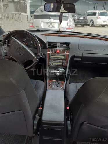 Mercedes C 200 1997, 260,000 km - 2.0 l - Bakı