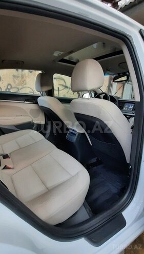 Hyundai Elantra 2017, 44,800 km - 2.0 l - Bakı