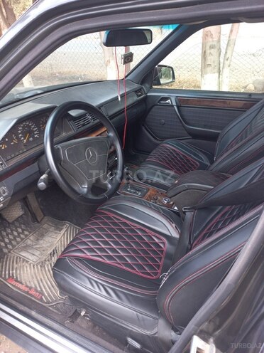 Mercedes E 280 1994, 380,000 km - 2.8 l - Masallı