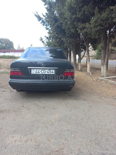 Mercedes E 280 1994, 380,000 km - 2.8 l - Masallı