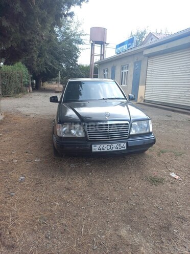 Mercedes E 280 1994, 380,000 km - 2.8 l - Masallı