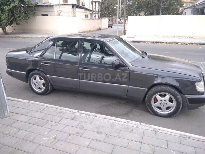 Mercedes E 200 1992, 350,000 km - 2.0 l - Bərdə