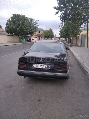 Mercedes E 200 1992, 350,000 km - 2.0 l - Bərdə
