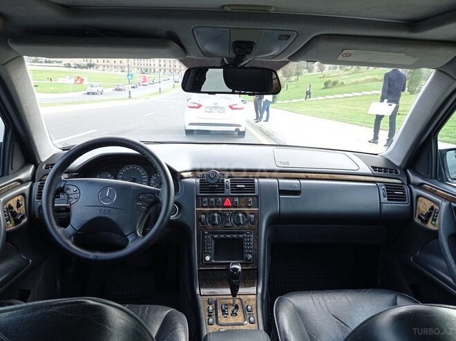 Mercedes E 240 2000, 355,000 km - 2.6 л - Bakı
