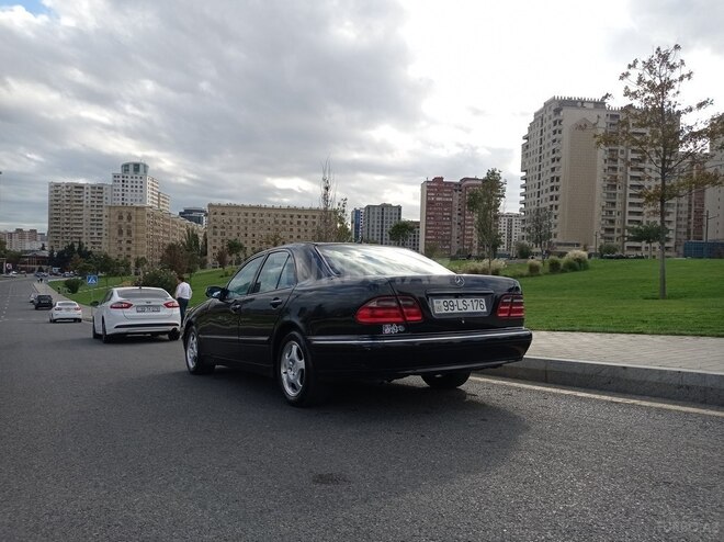 Mercedes E 240 2000, 355,000 km - 2.6 л - Bakı