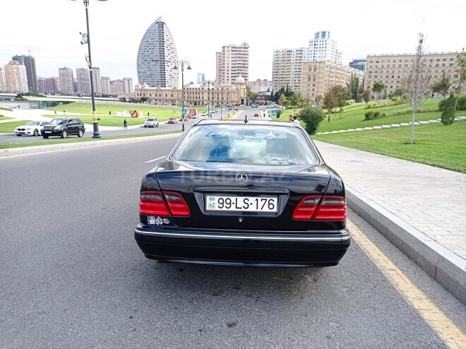 Mercedes E 240 2000, 355,000 km - 2.6 л - Bakı