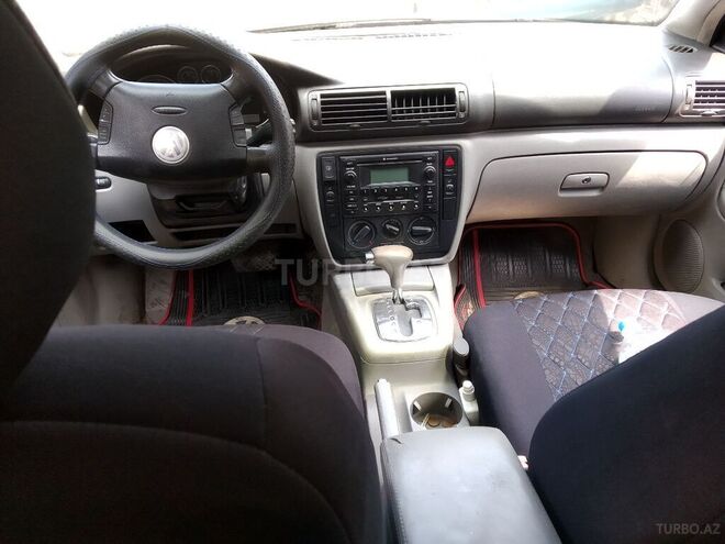 Volkswagen Passat 2003, 223,658 km - 1.8 l - Bakı