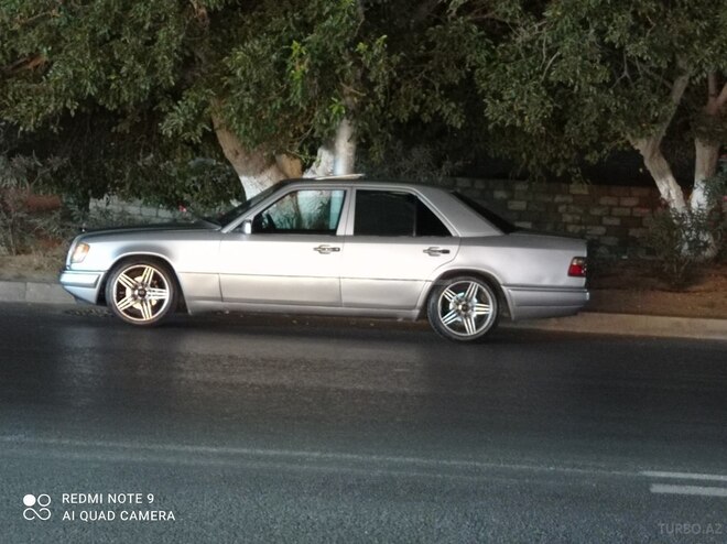 Mercedes E 220 1993, 30,000 km - 2.0 л - Bakı