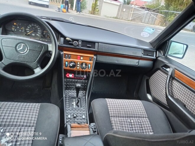 Mercedes E 220 1993, 30,000 km - 2.0 л - Bakı