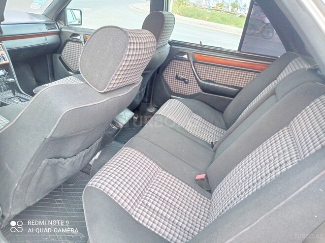 Mercedes E 220 1993, 30,000 km - 2.0 л - Bakı