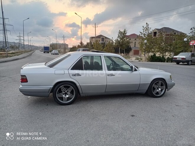 Mercedes E 220 1993, 30,000 km - 2.0 л - Bakı