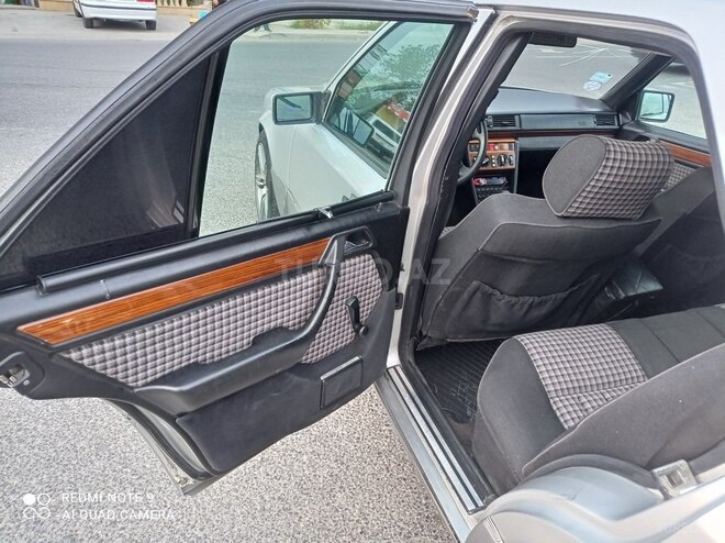 Mercedes E 220 1993, 30,000 km - 2.0 л - Bakı