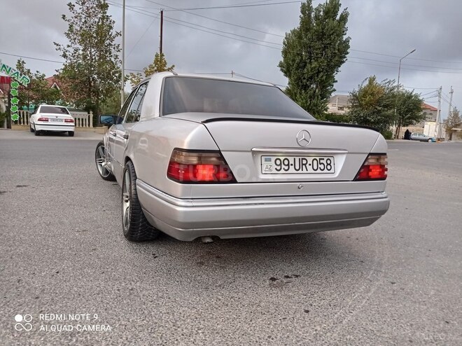 Mercedes E 220 1993, 30,000 km - 2.0 л - Bakı