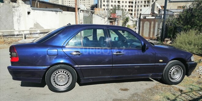 Mercedes C 180 1999, 301,900 km - 1.8 л - Bakı