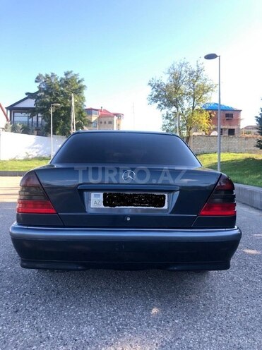 Mercedes C 240 1999, 24,000 km - 2.4 l - Quba