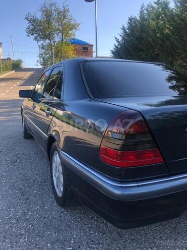 Mercedes C 240 1999, 24,000 km - 2.4 l - Quba