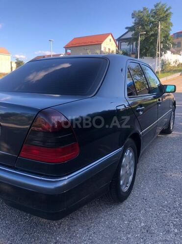 Mercedes C 240 1999, 24,000 km - 2.4 l - Quba