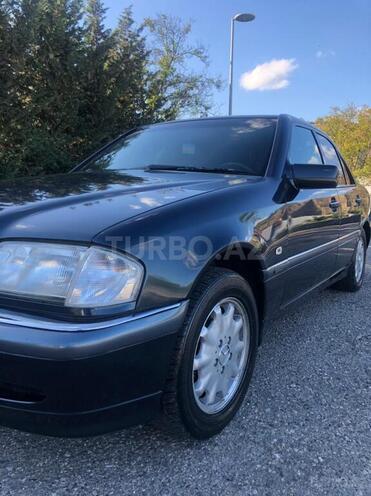 Mercedes C 240 1999, 24,000 km - 2.4 l - Quba