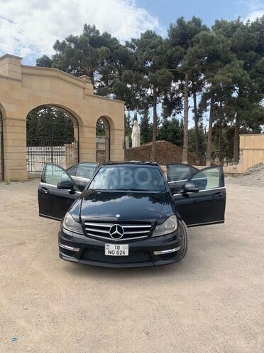 Mercedes C 300 2008, 230,000 km - 3.0 l - Biləsuvar
