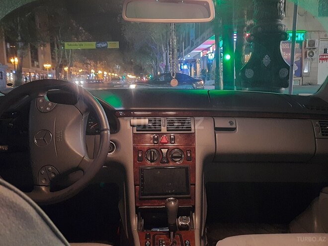 Mercedes E 200 2000, 272,000 km - 2.0 l - Gəncə