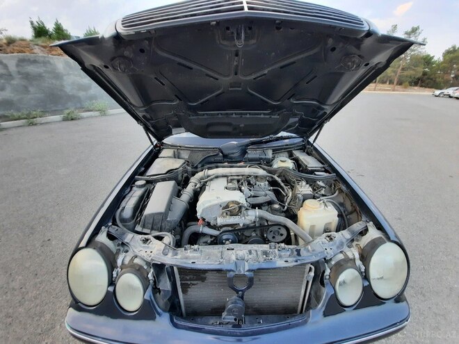 Mercedes E 200 2000, 272,000 km - 2.0 l - Gəncə