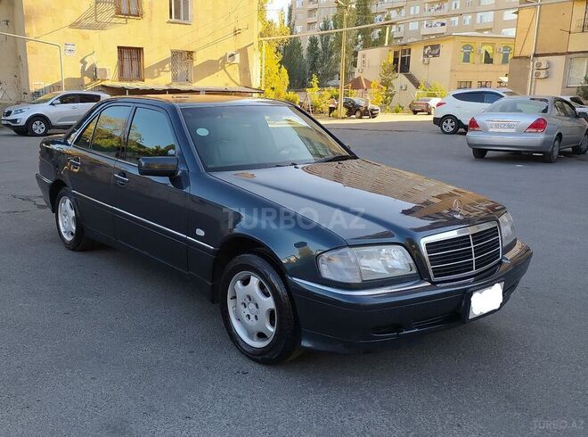 Mercedes C 240 2000, 299,000 km - 2.4 l - Bakı