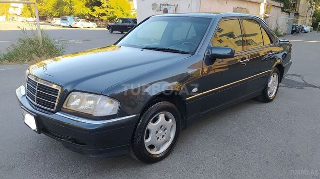 Mercedes C 240 2000, 299,000 km - 2.4 l - Bakı