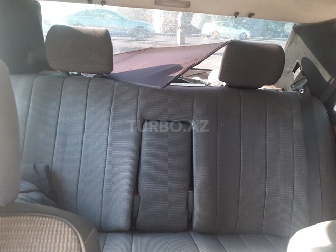 Mercedes E 260 1986, 356,231 km - 2.6 l - Bakı