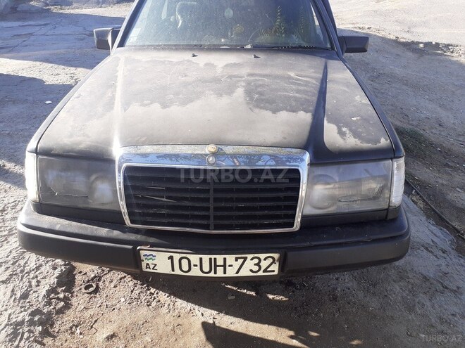 Mercedes E 260 1986, 356,231 km - 2.6 l - Bakı