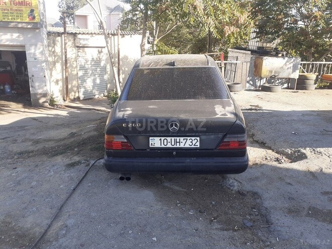 Mercedes E 260 1986, 356,231 km - 2.6 l - Bakı