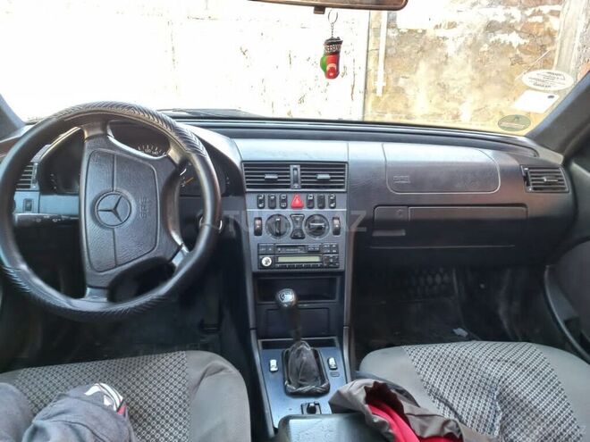Mercedes C 200 1998, 320,000 km - 2.0 l - Zaqatala