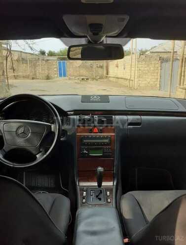 Mercedes E 240 1997, 520,227 km - 2.4 л - Bakı
